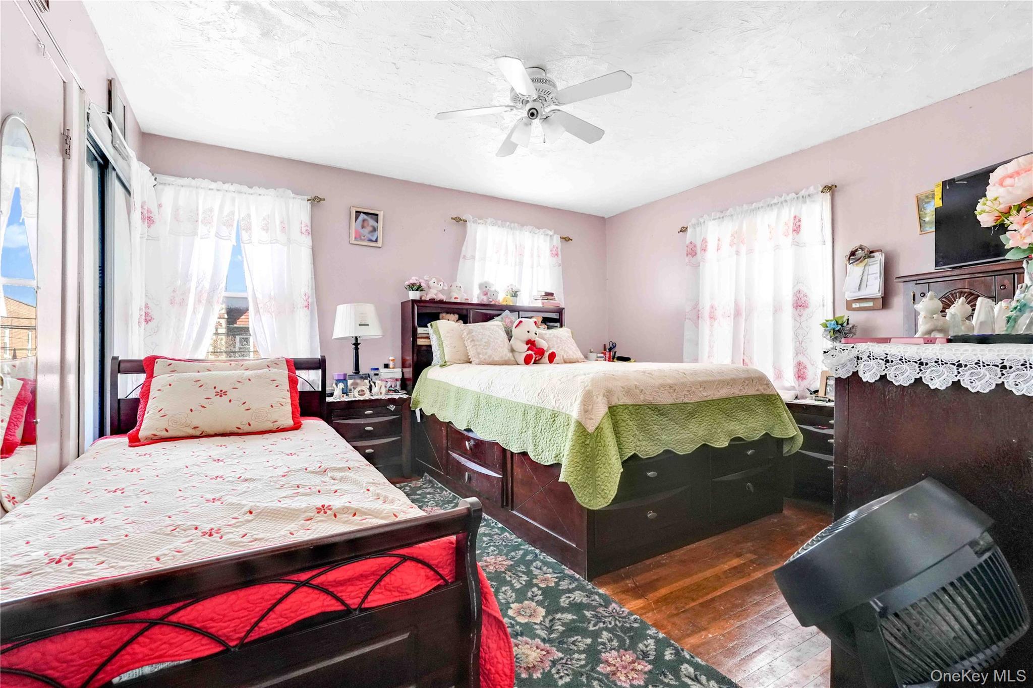 Single Family 229th Street  Queens, NY 11413, MLS-960883-22