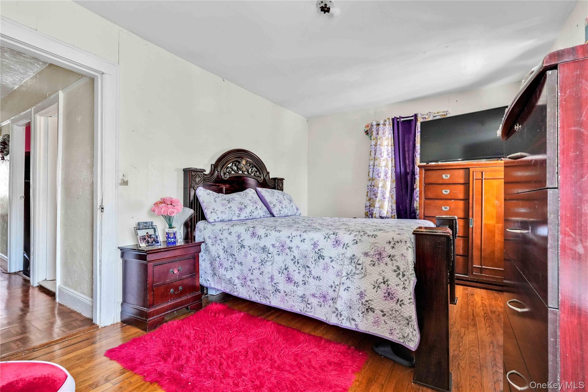 Single Family 229th Street  Queens, NY 11413, MLS-960883-34