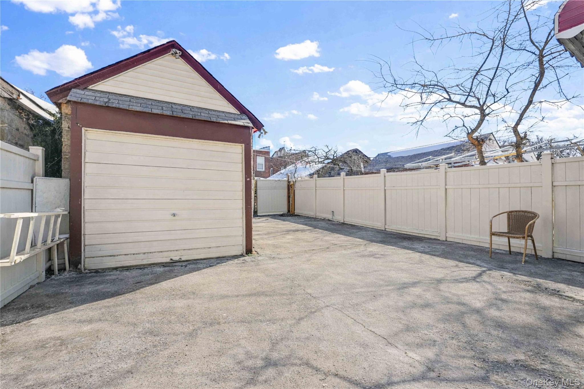 Single Family 229th Street  Queens, NY 11413, MLS-960883-37