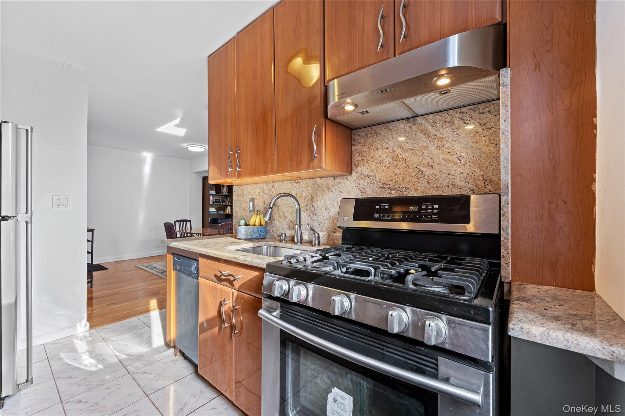 Coop 201st  Bronx, NY 10458, MLS-960885-8