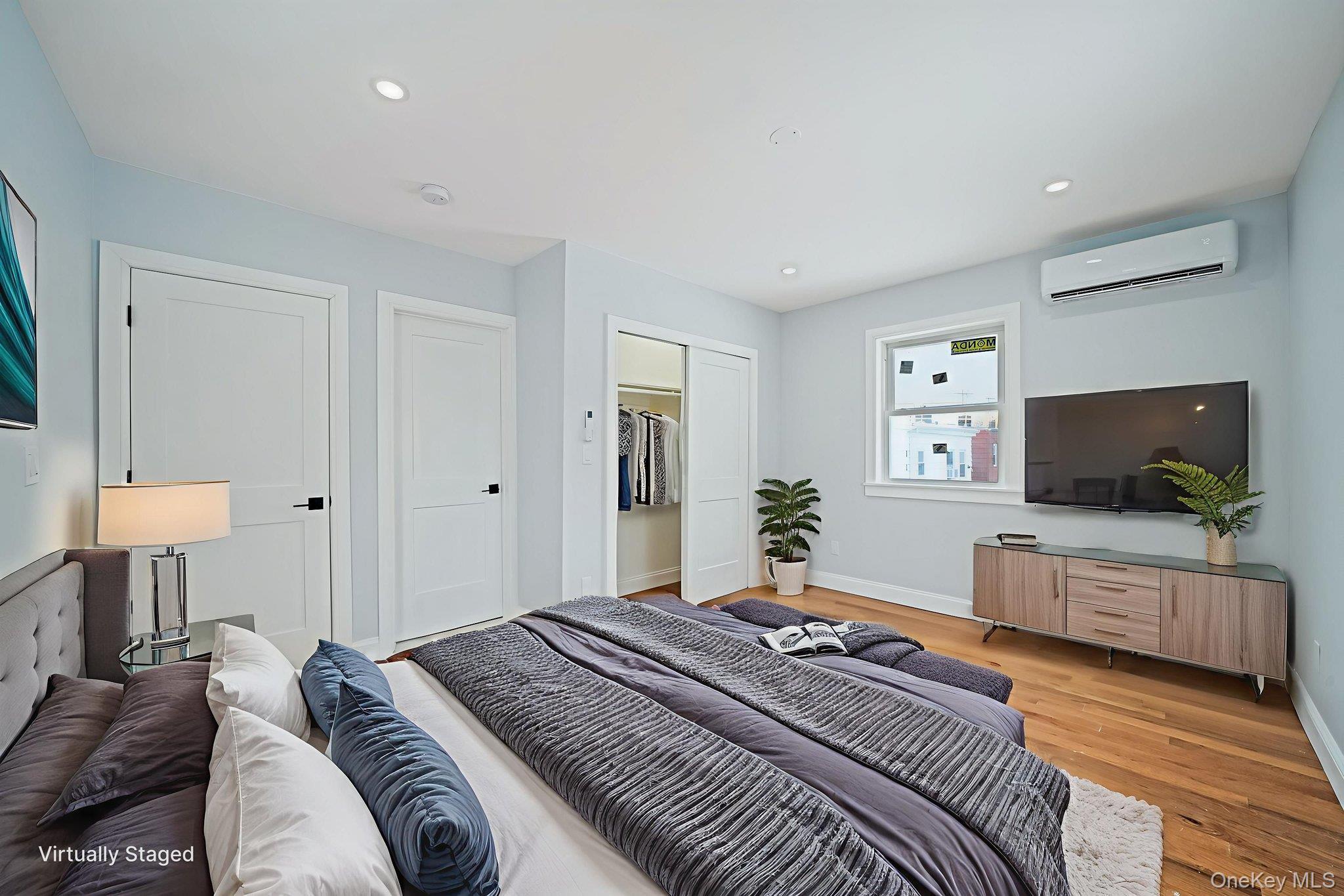 Single Family Rockaway  Brooklyn, NY 11236, MLS-960891-14