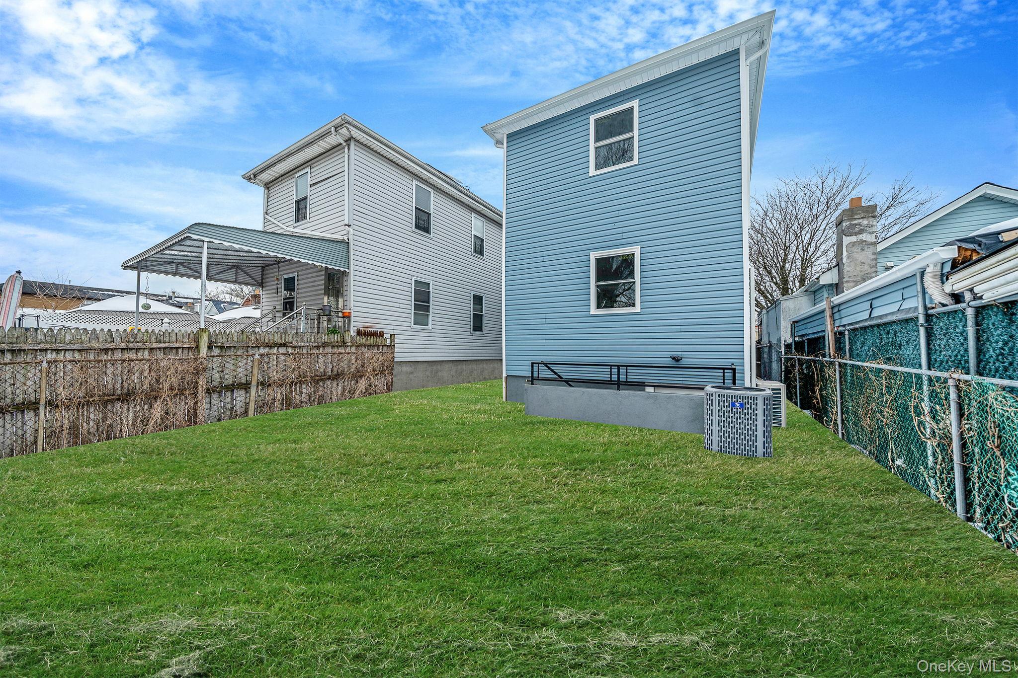 Single Family Rockaway  Brooklyn, NY 11236, MLS-960891-21