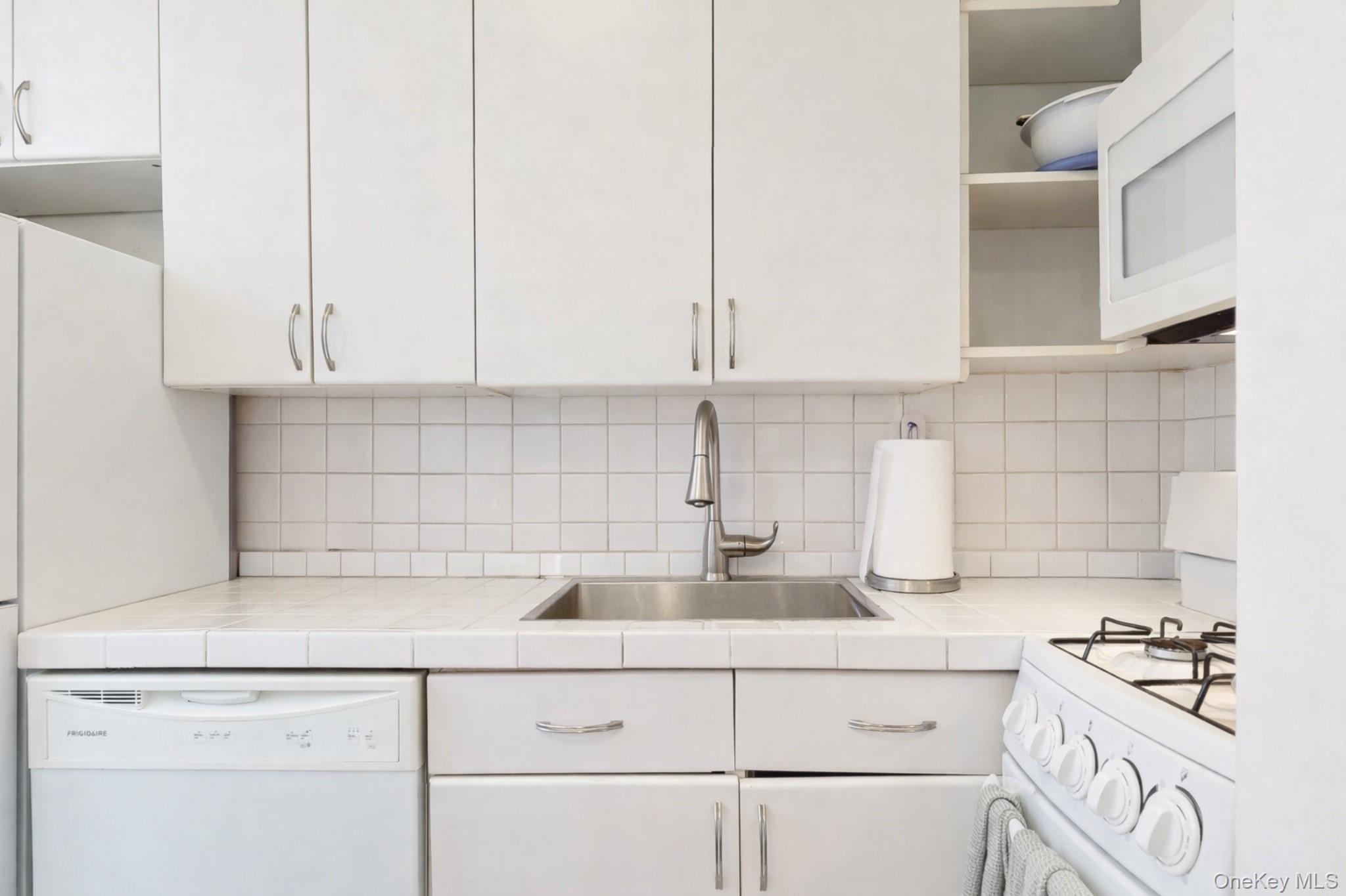 Condo Central  Manhattan, NY 10025, MLS-960901-5