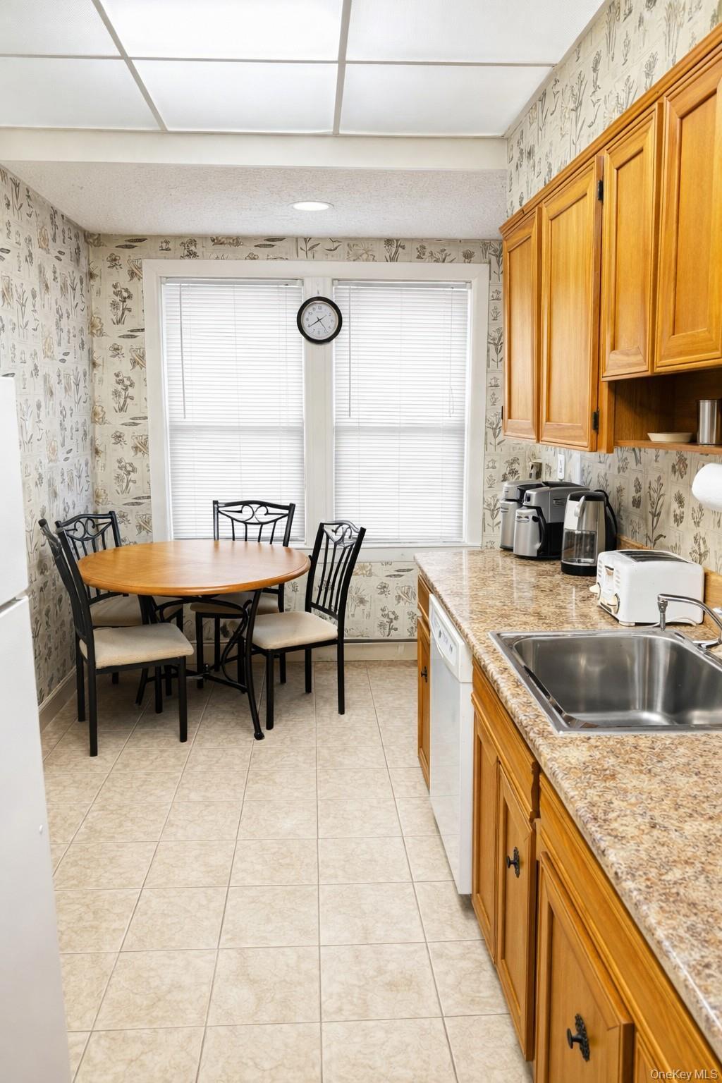 Single Family 68th Queens, NY 11374, MLS-960910-10