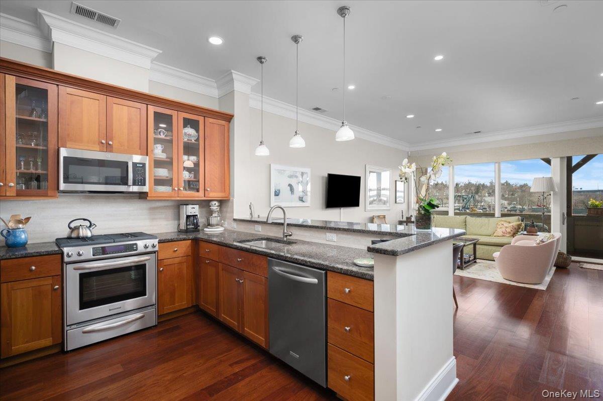 Condo Main  Westchester County, NY 10591, MLS-960916-11