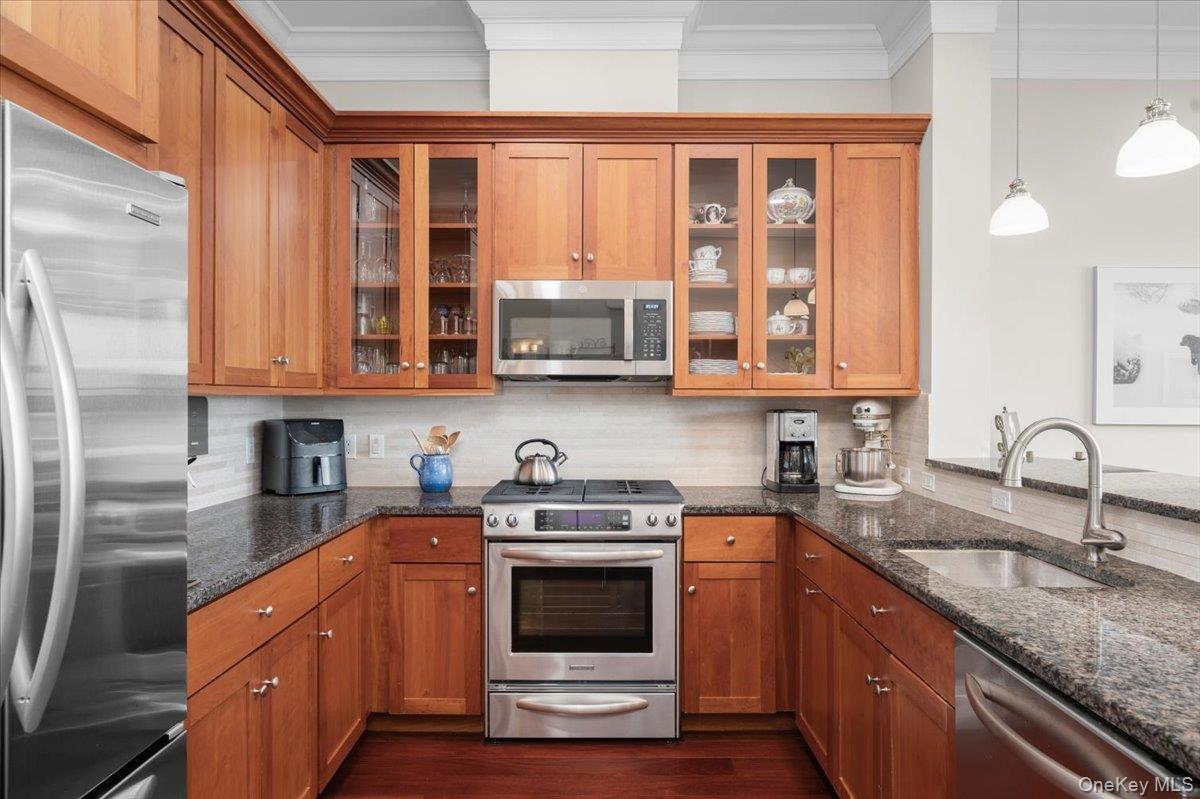 Condo Main  Westchester County, NY 10591, MLS-960916-12