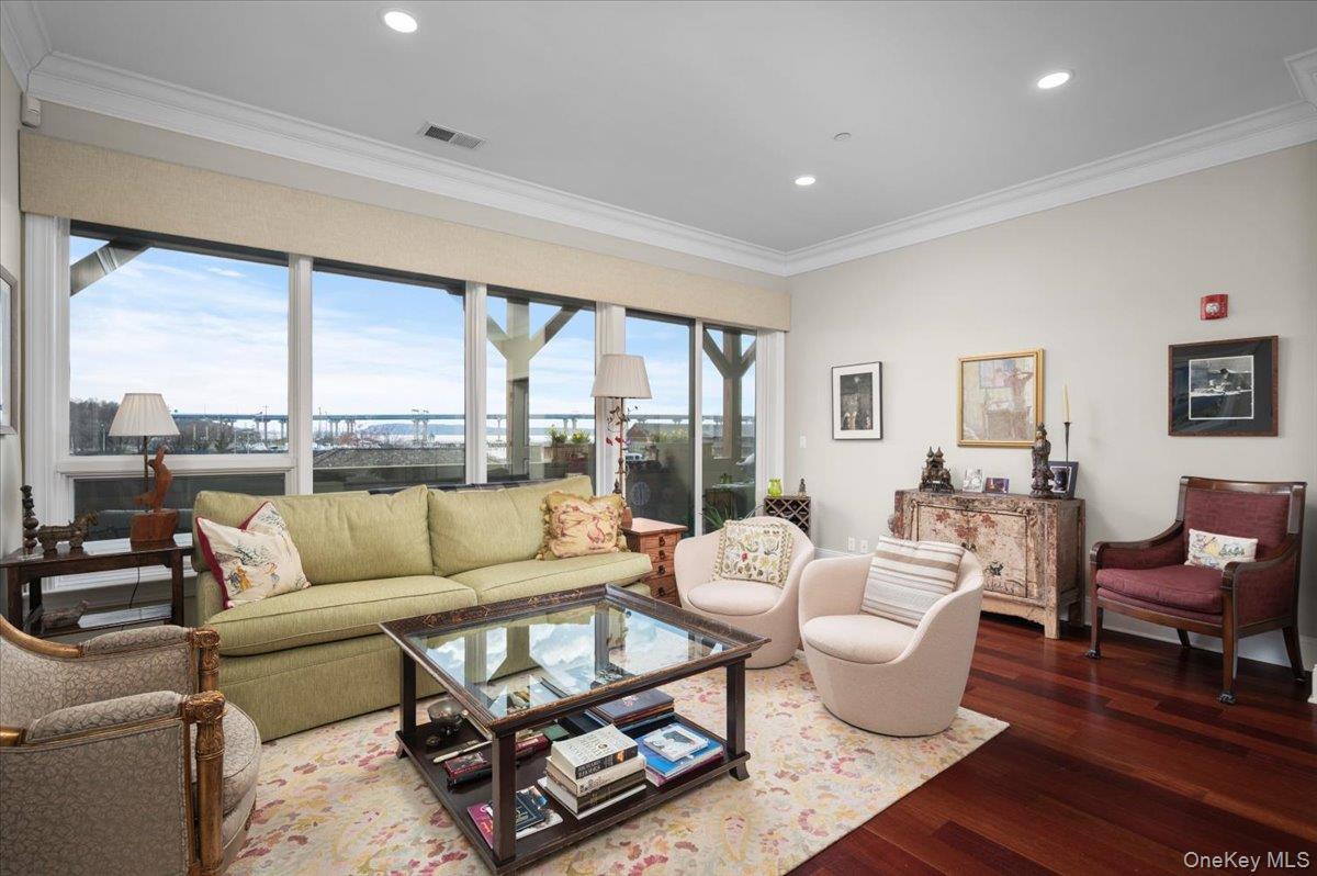 Condo Main  Westchester County, NY 10591, MLS-960916-4