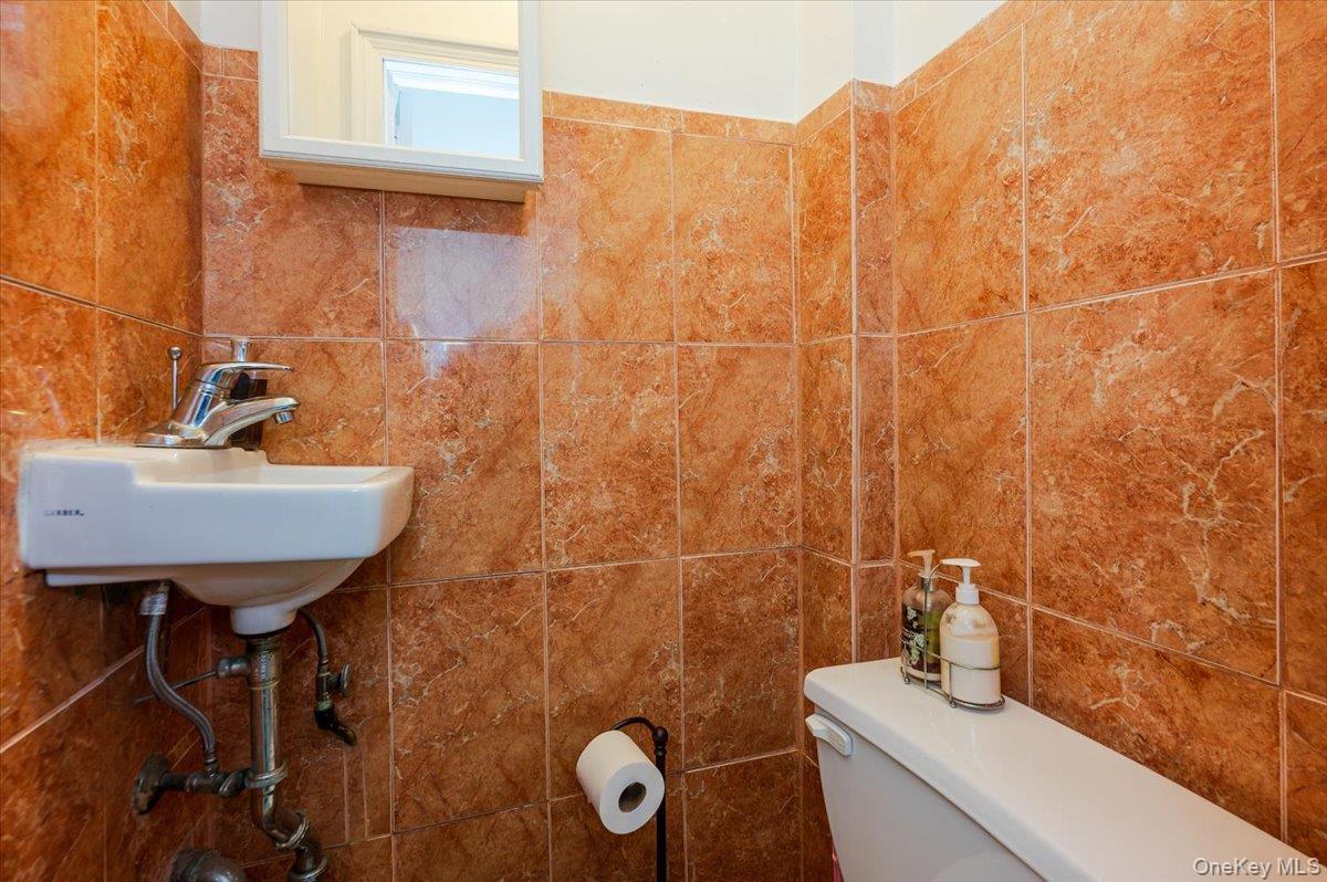 Single Family Bouck  Bronx, NY 10469, MLS-960919-14