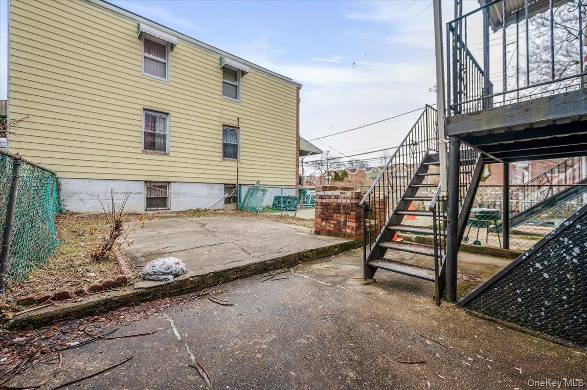 Single Family Bouck  Bronx, NY 10469, MLS-960919-28