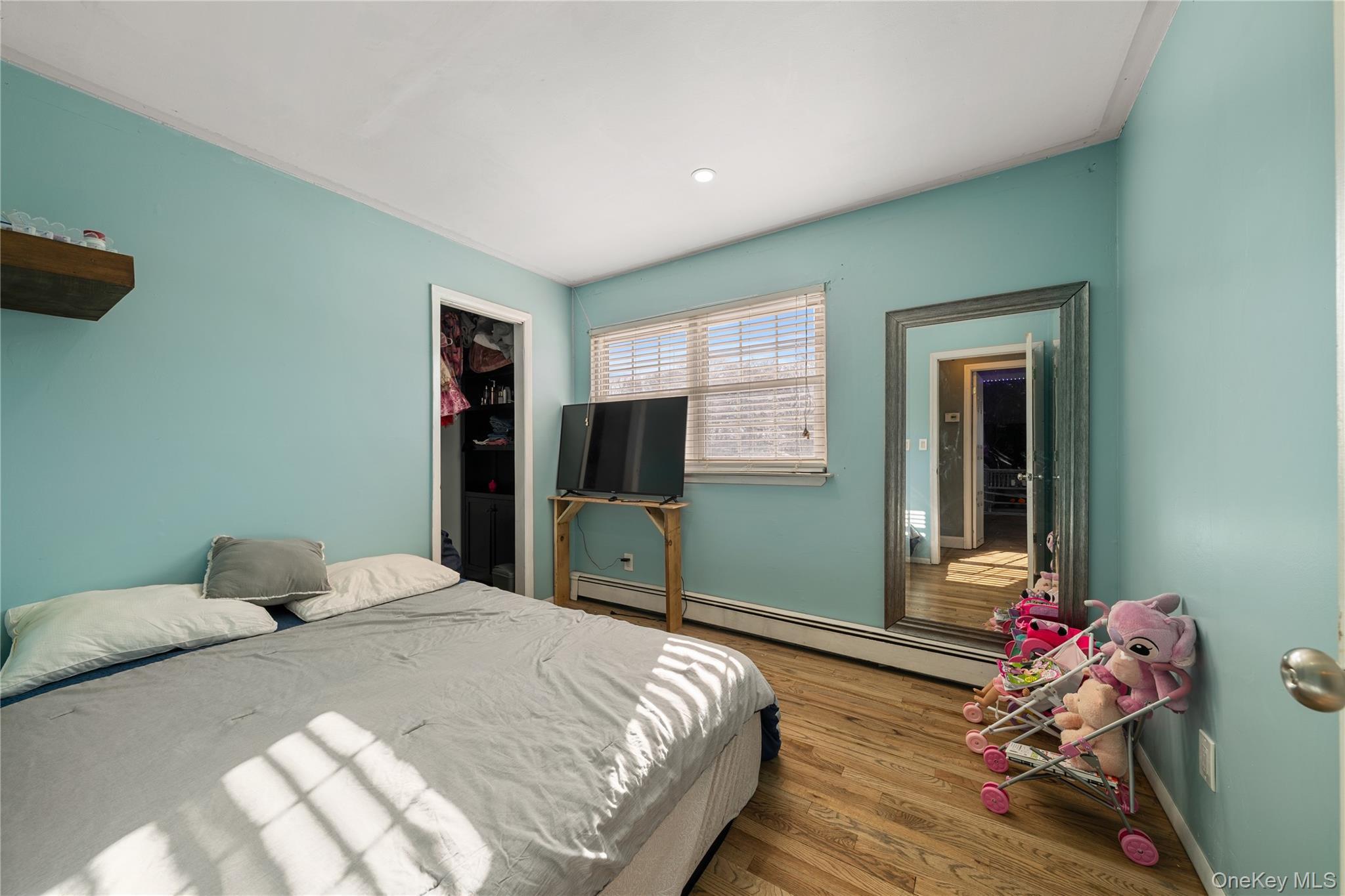 Single Family Revilo  Suffolk County, NY 11967, MLS-960928-21