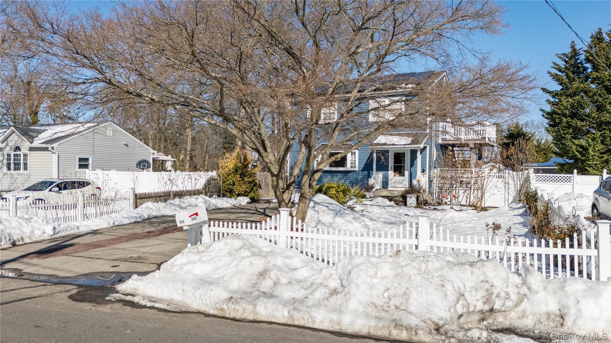 Single Family Revilo  Suffolk County, NY 11967, MLS-960928-3