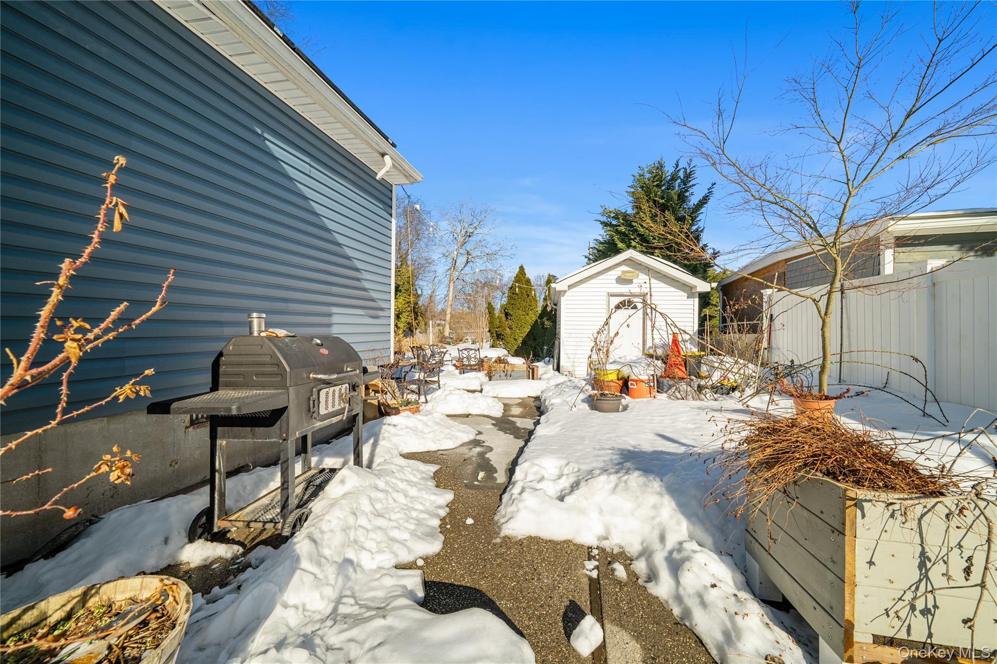 Single Family Revilo  Suffolk County, NY 11967, MLS-960928-33