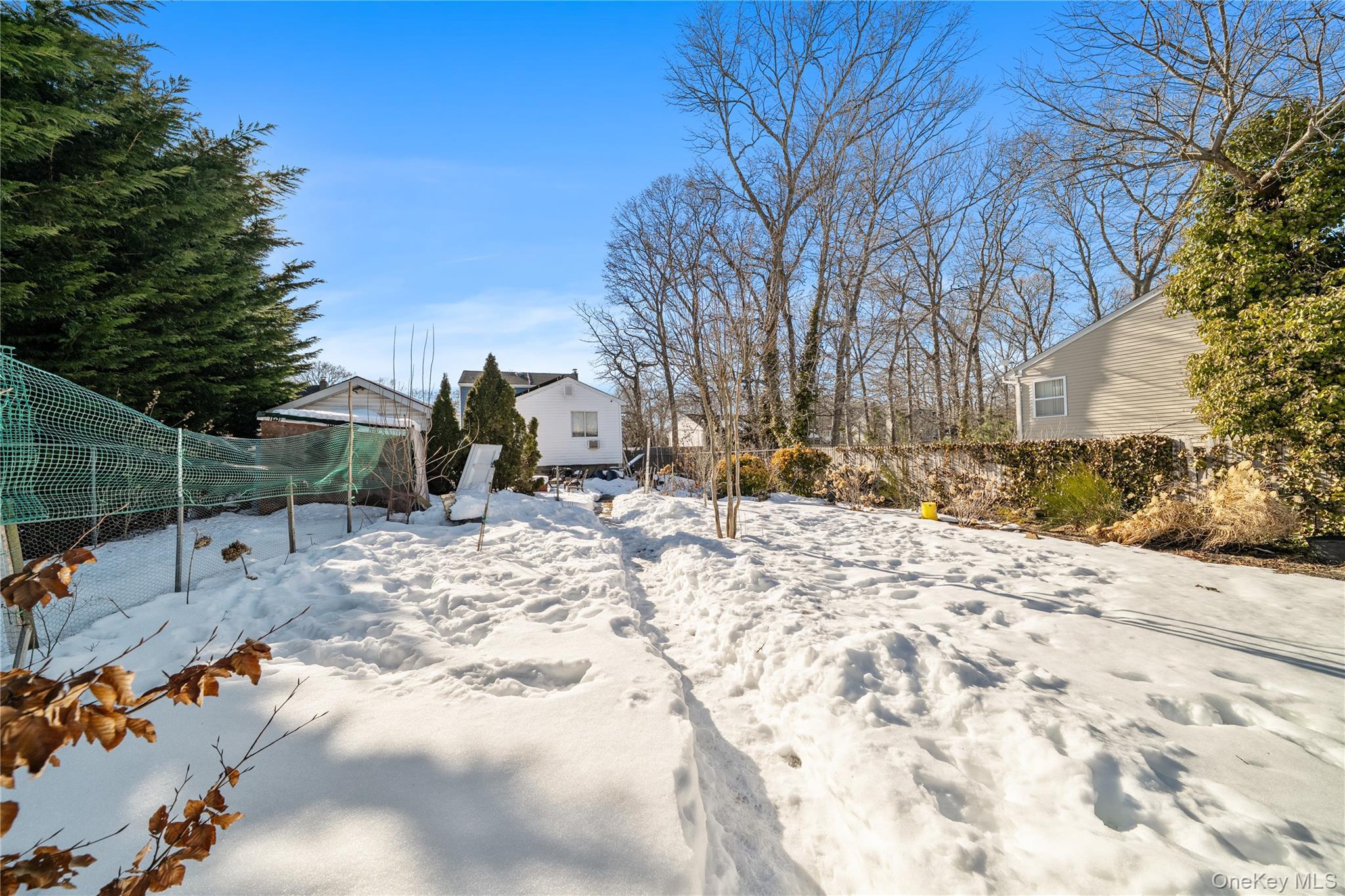 Single Family Revilo  Suffolk County, NY 11967, MLS-960928-36