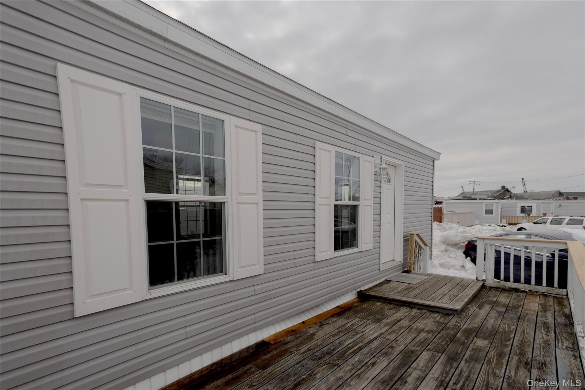 Single Family Main  Suffolk County, NY 11751, MLS-960929-17