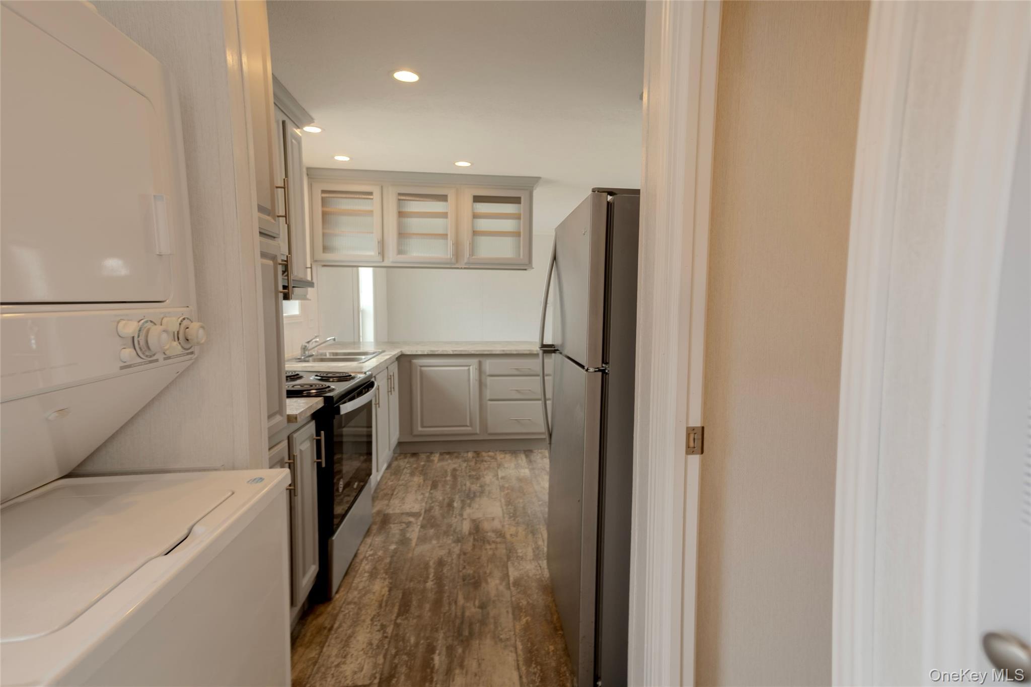 Single Family Main  Suffolk County, NY 11751, MLS-960929-7