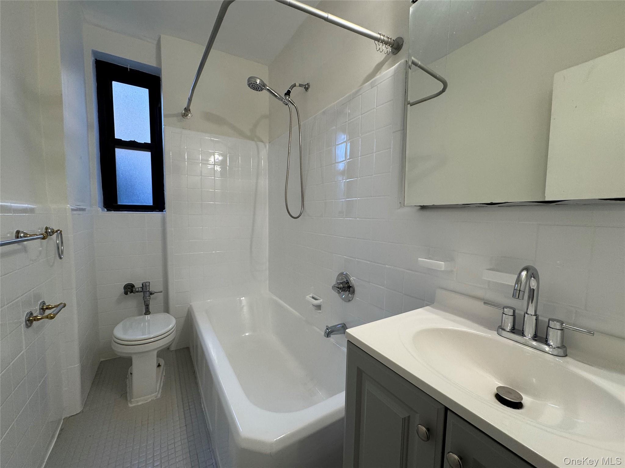 Coop Yellowstone  Queens, NY 11375, MLS-960944-7