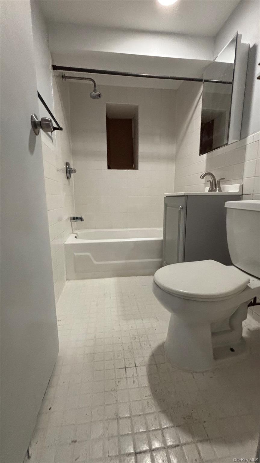 Apartment E 172nd Street  Bronx, NY 10472, MLS-960947-6