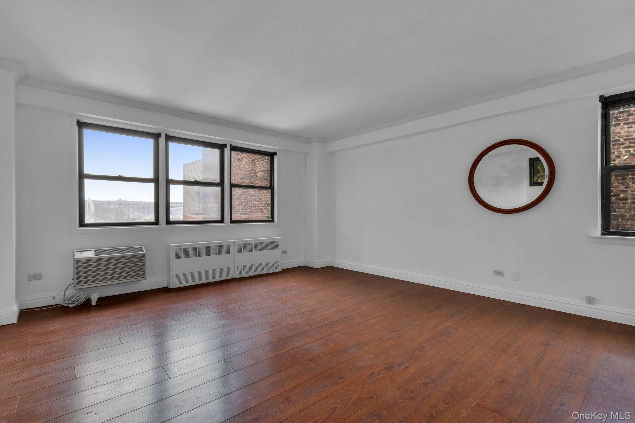 Coop 215th  Manhattan, NY 10034, MLS-960955-3