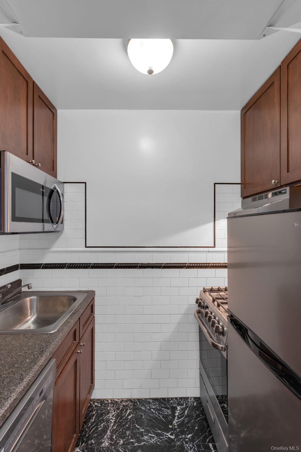 Coop 215th  Manhattan, NY 10034, MLS-960955-6