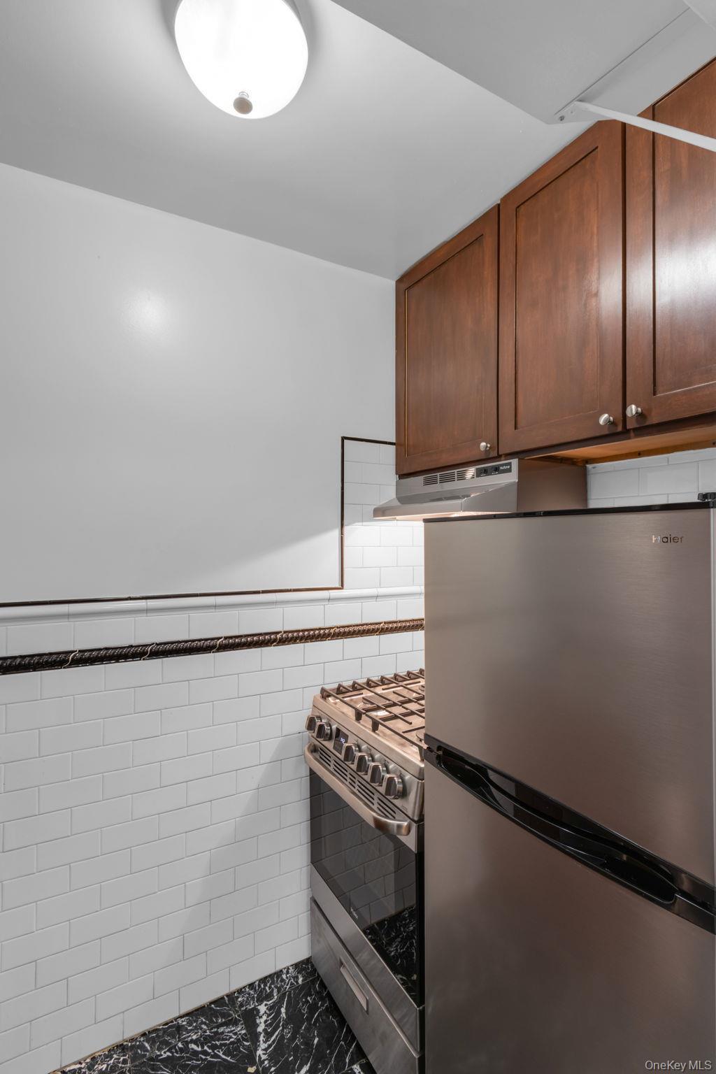 Coop 215th  Manhattan, NY 10034, MLS-960955-8