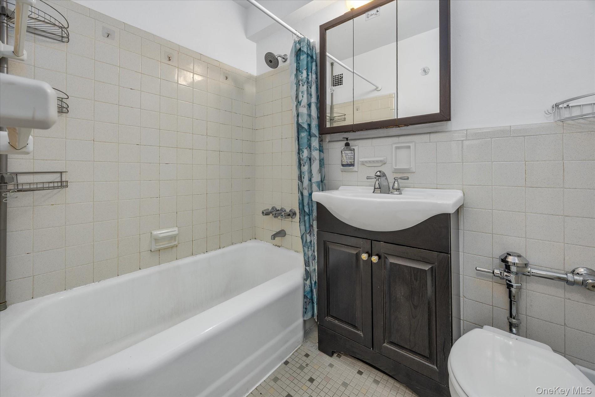 Coop 57th  Queens, NY 11377, MLS-960960-11