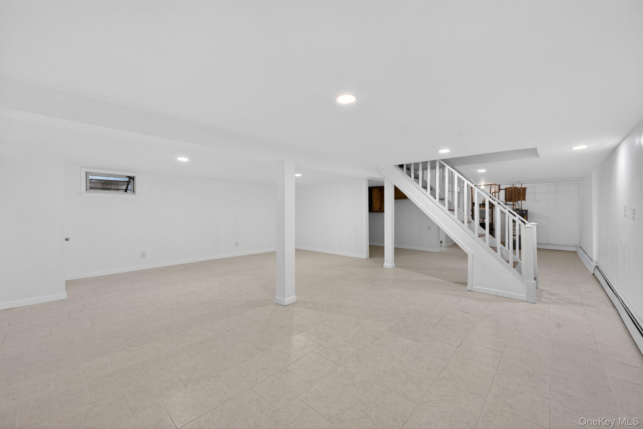 Single Family 208th  Queens, NY 11429, MLS-960968-22