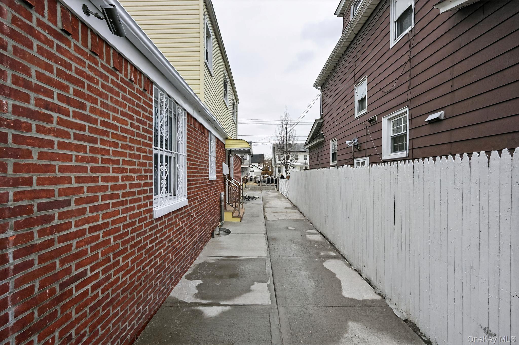 Single Family 208th  Queens, NY 11429, MLS-960968-28