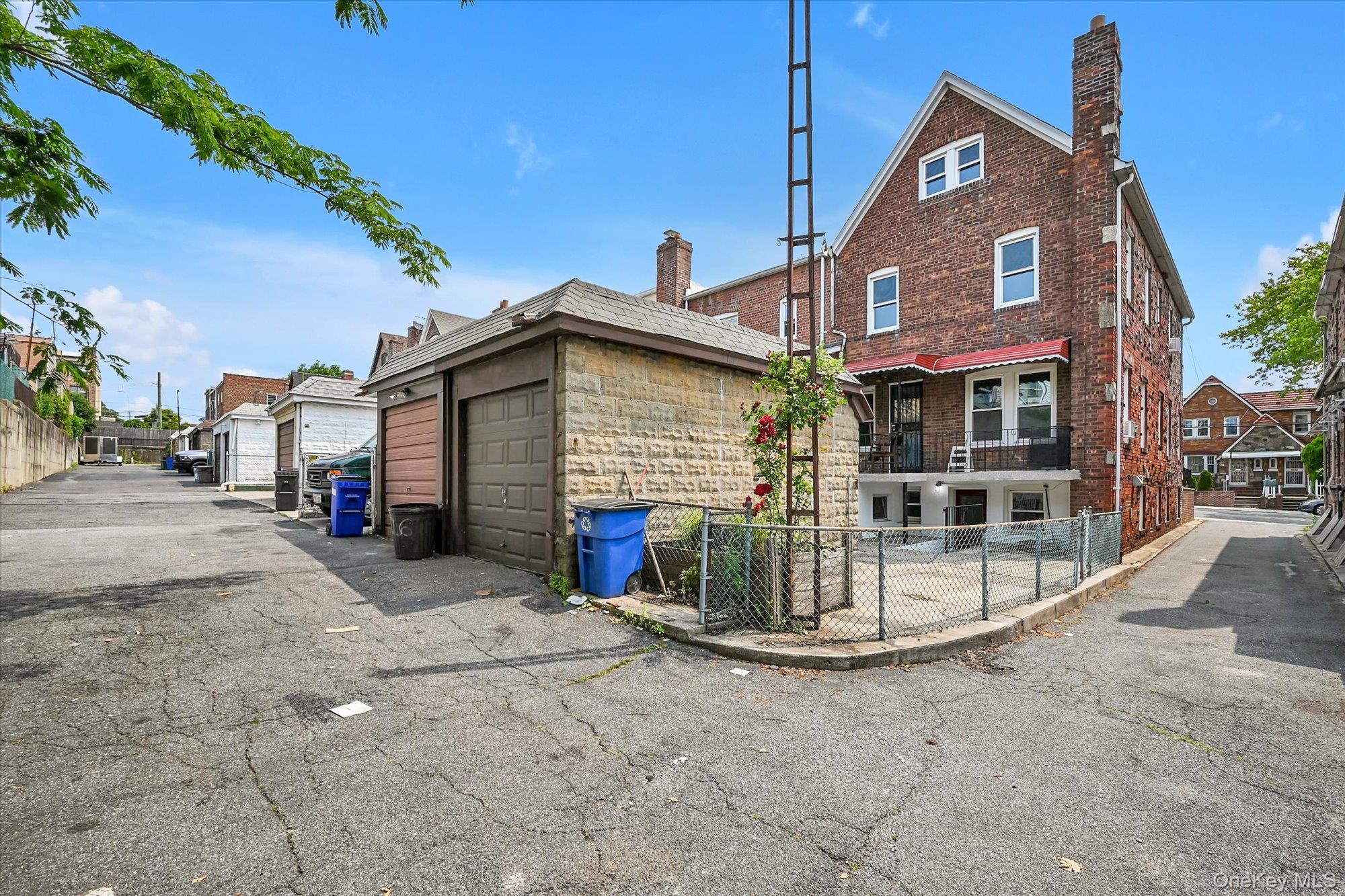 Single Family 65th  Queens, NY 11378, MLS-961016-27