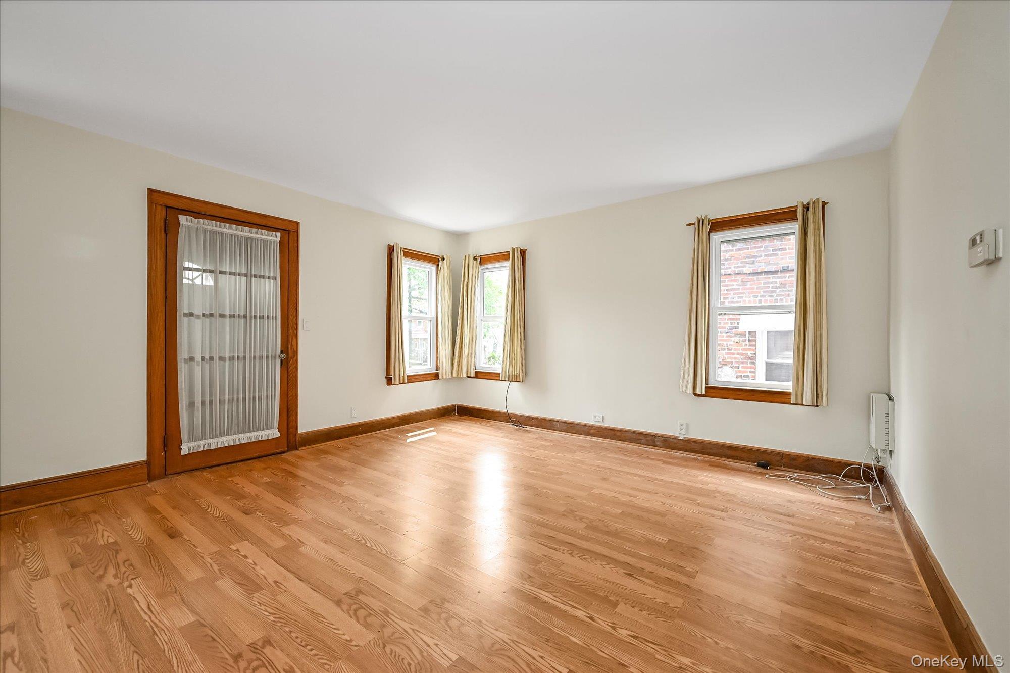 Single Family 65th  Queens, NY 11378, MLS-961016-3