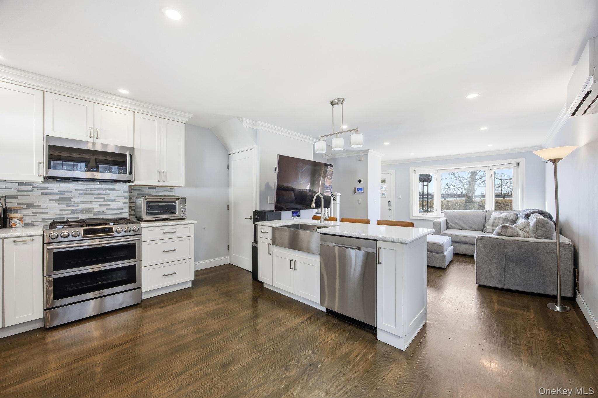 Single Family Swinton  Bronx, NY 10465, MLS-961025-7