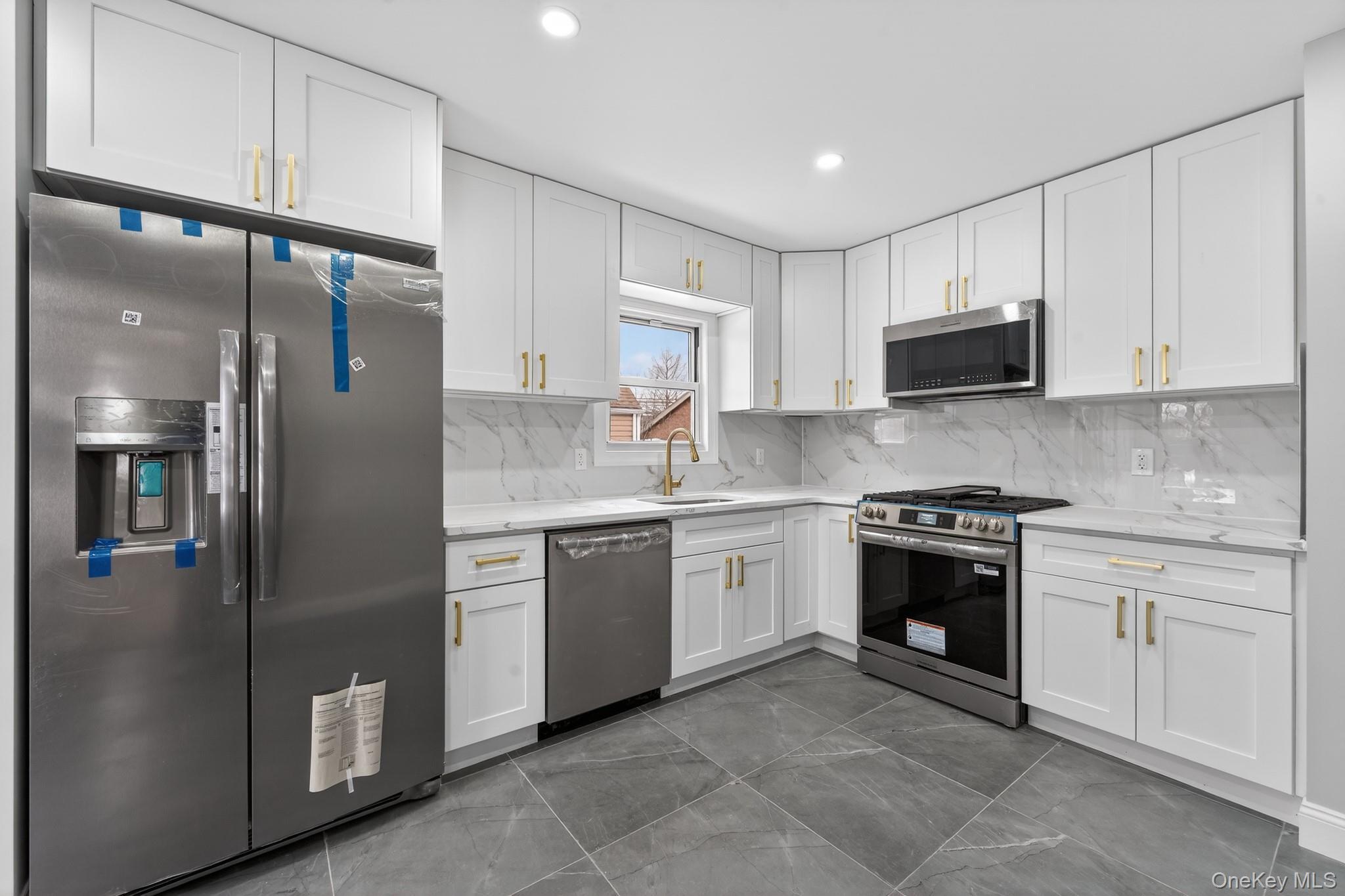 Single Family 205th  Queens, NY 11423, MLS-961030-3