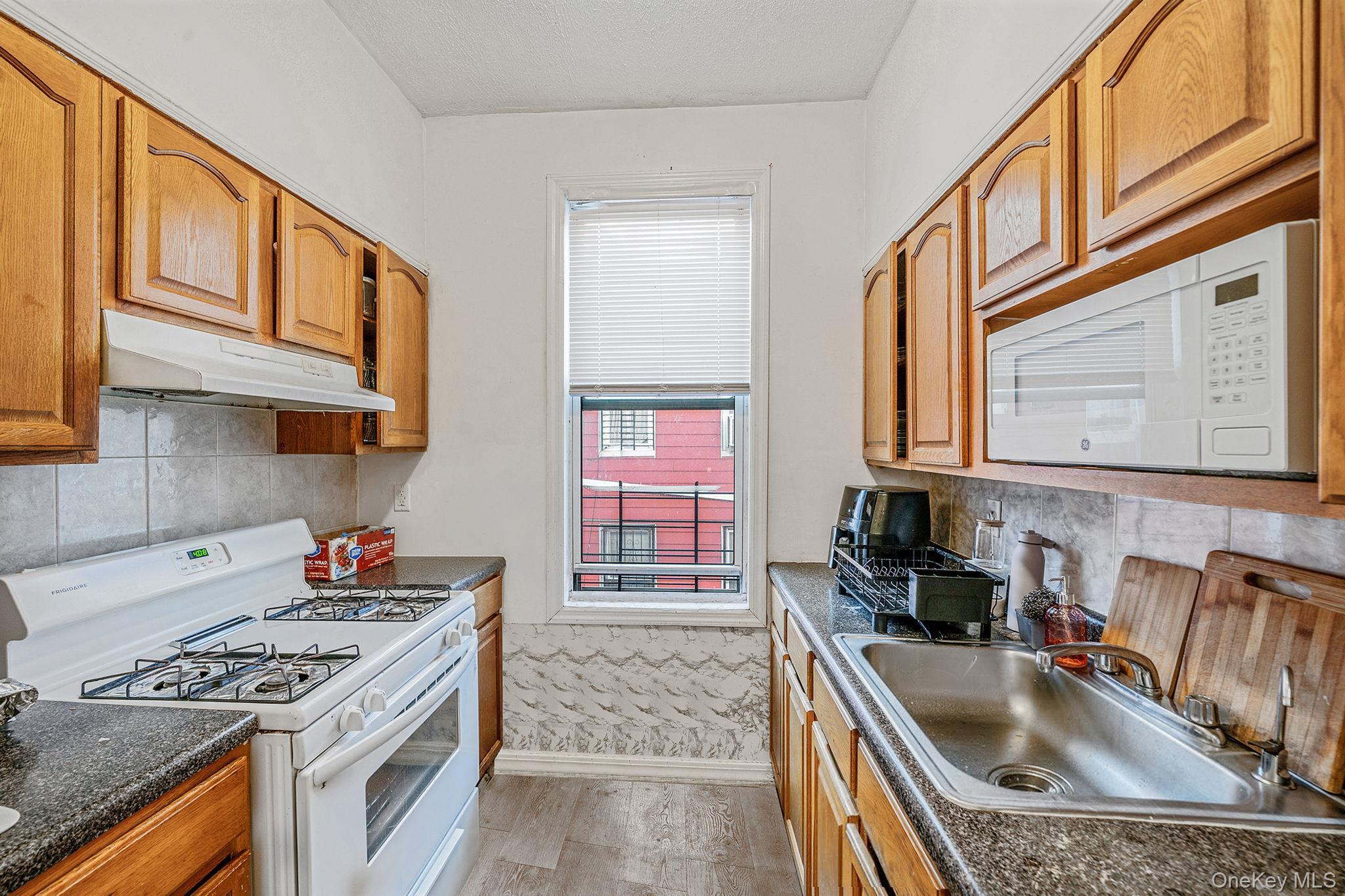 Single Family 38th  Queens, NY 11368, MLS-961057-20