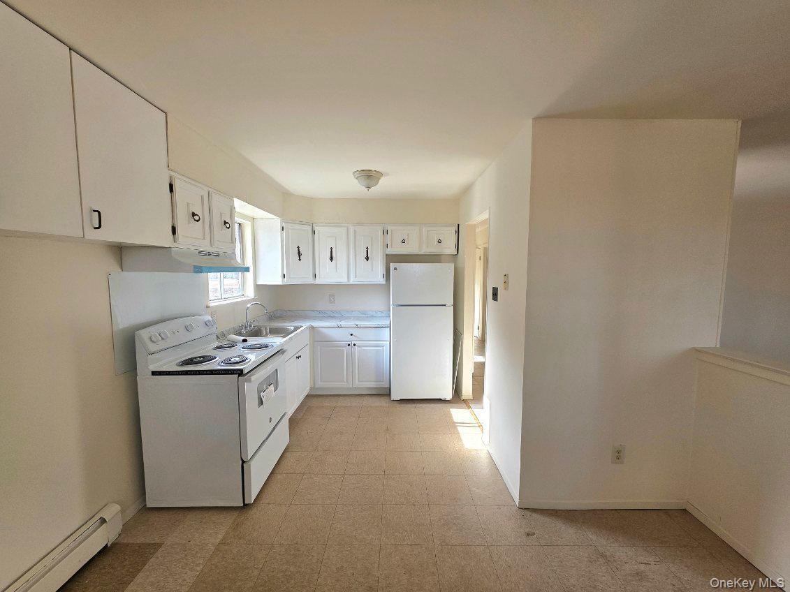 Single Family Grand  Suffolk County, NY 11967, MLS-961065-6