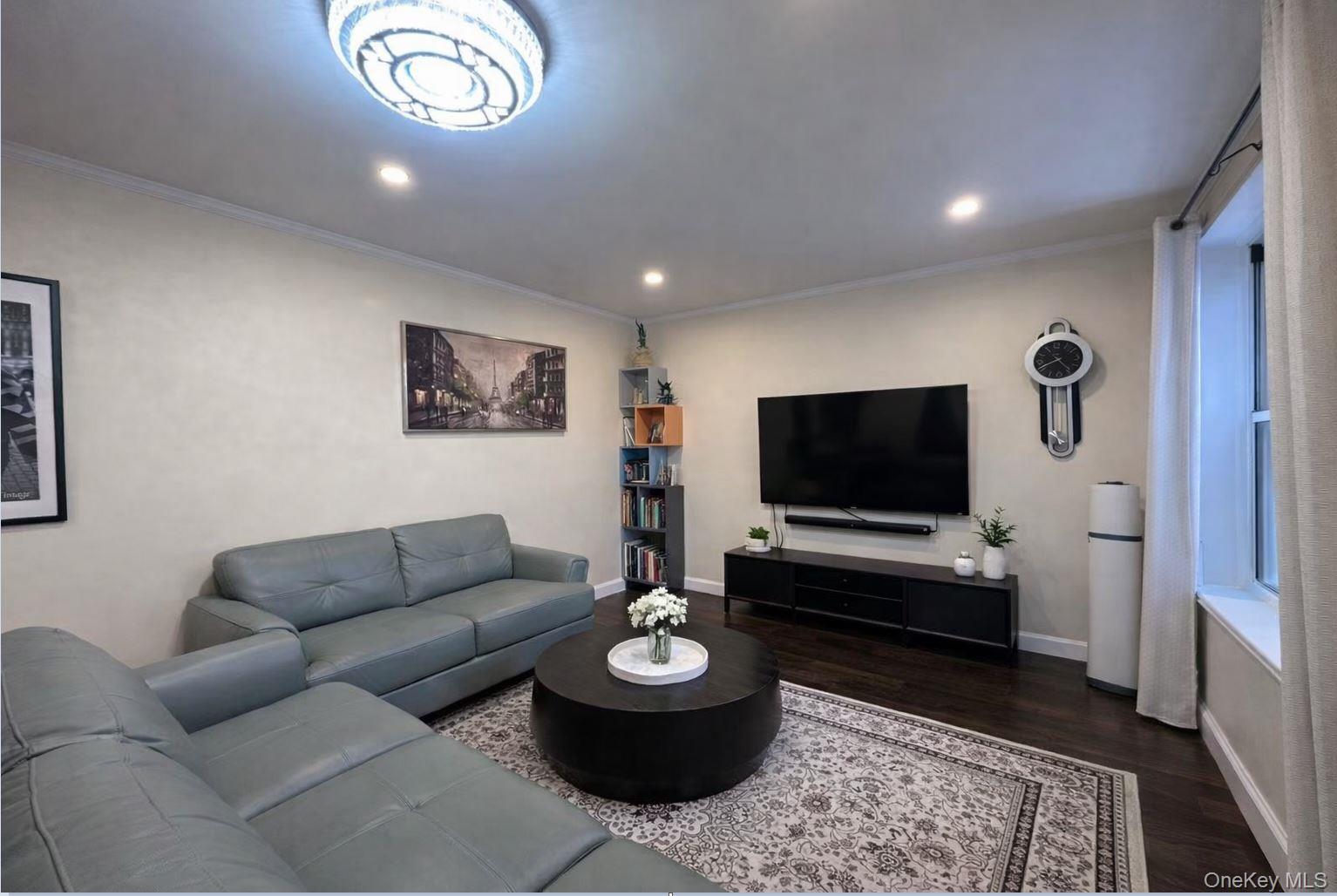 Coop Parsons  Queens, NY 11354, MLS-961088-4