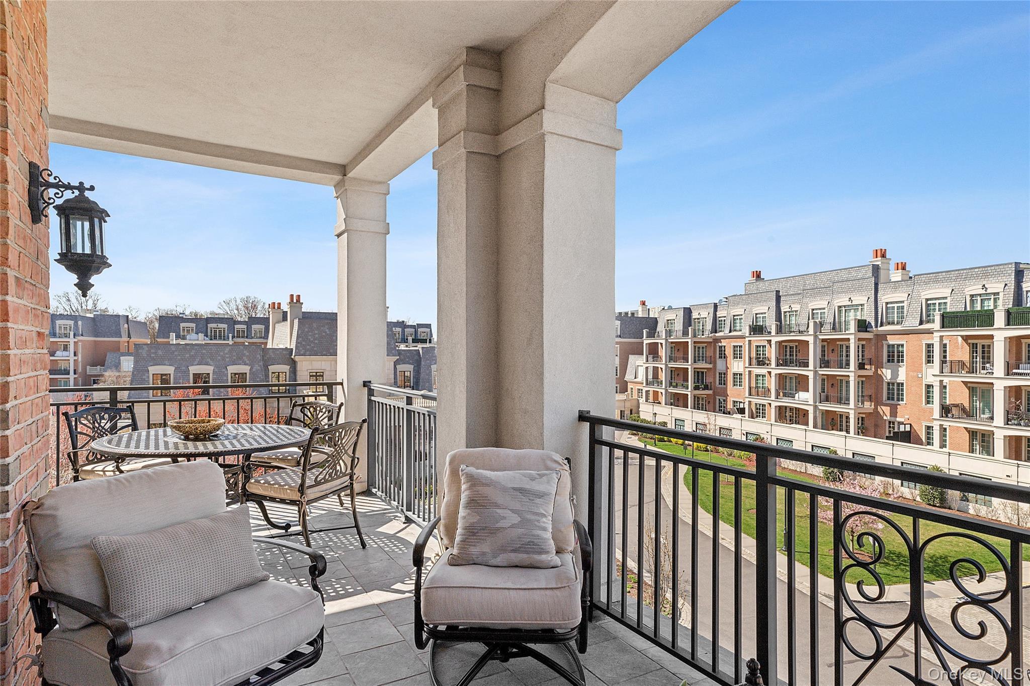 Condo Royal  Nassau County, NY 11040, MLS-961102-14