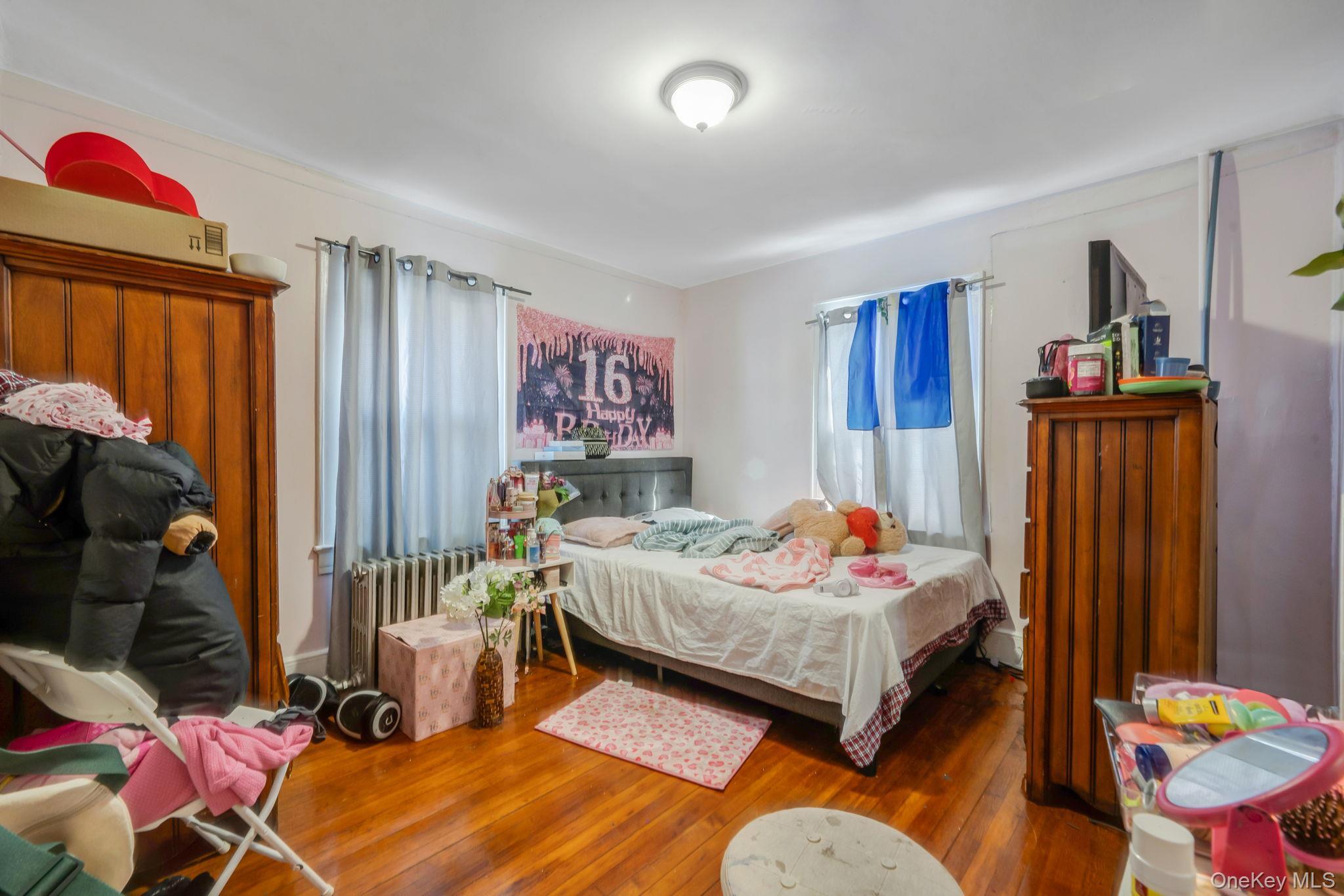 Single Family Nassau Nassau County, NY 11550, MLS-961131-16