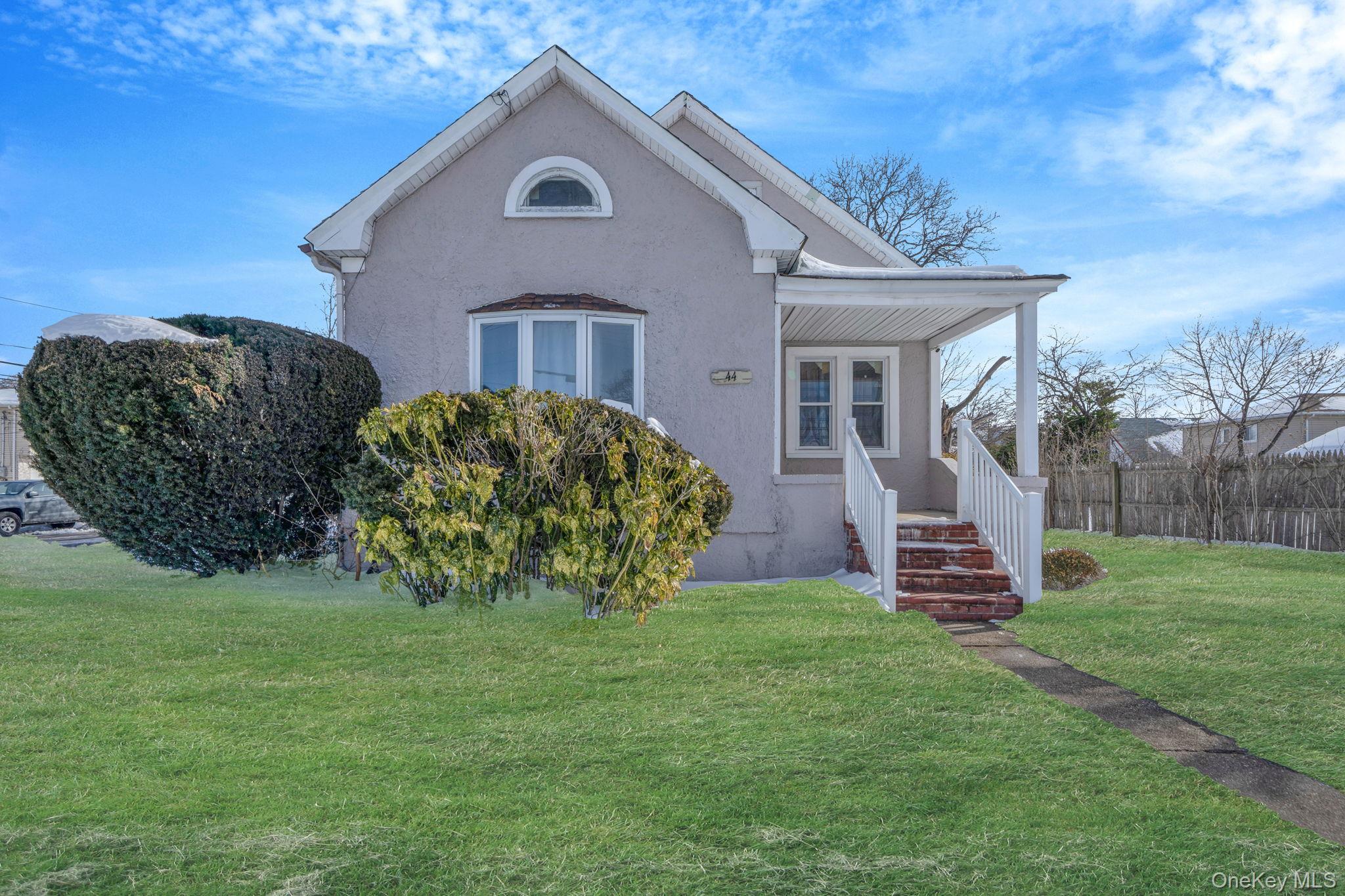 Single Family Nassau Nassau County, NY 11550, MLS-961131-2