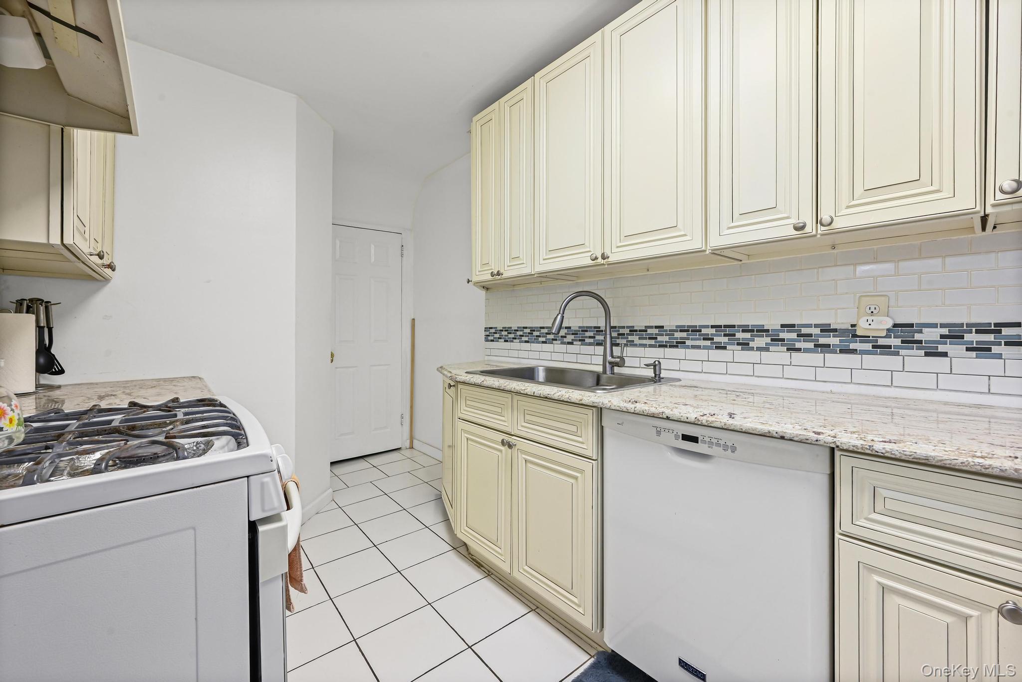 Single Family 67th  Queens, NY 11374, MLS-961134-10