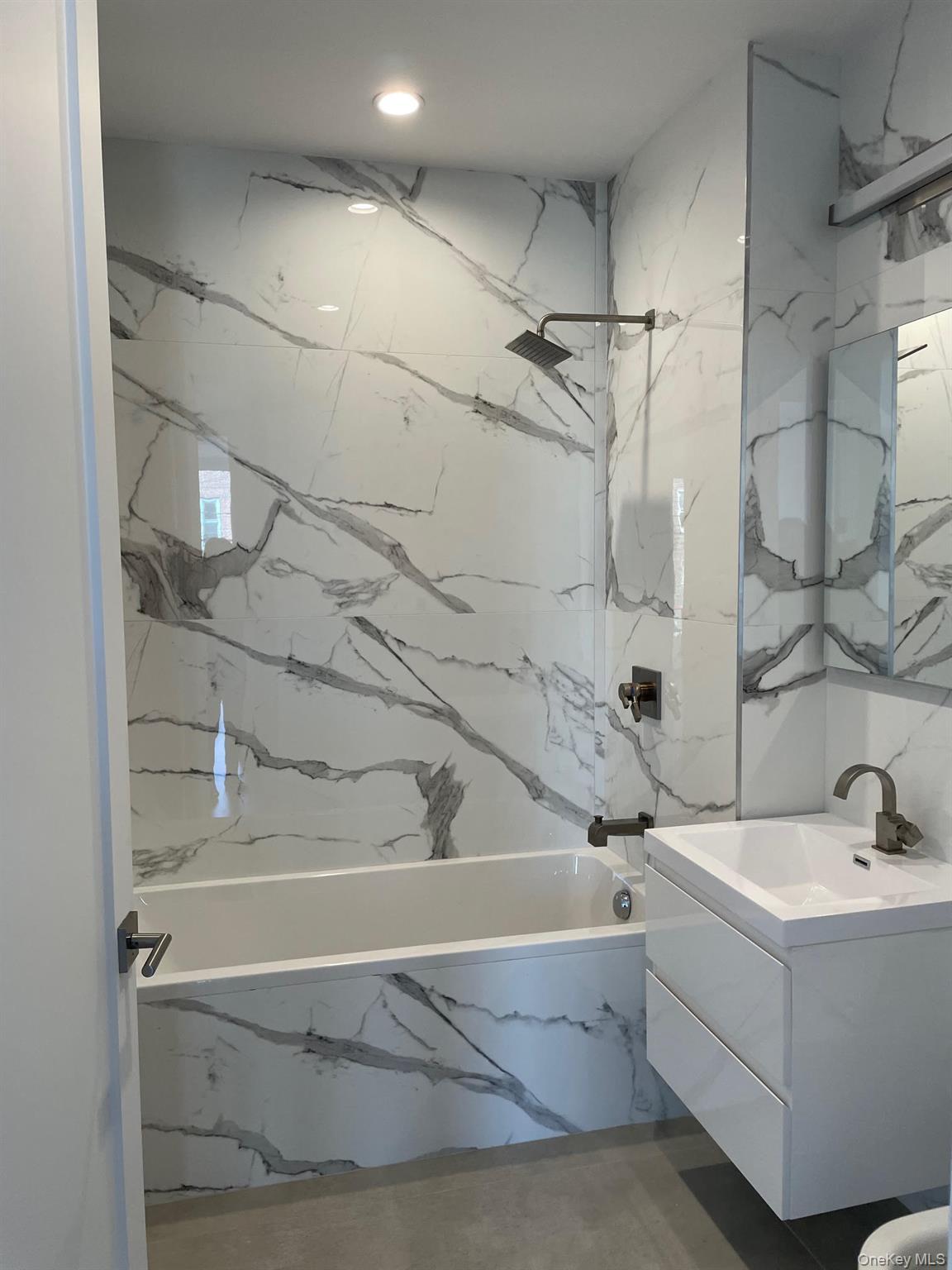 Condo 21st  Queens, NY 11105, MLS-961151-14