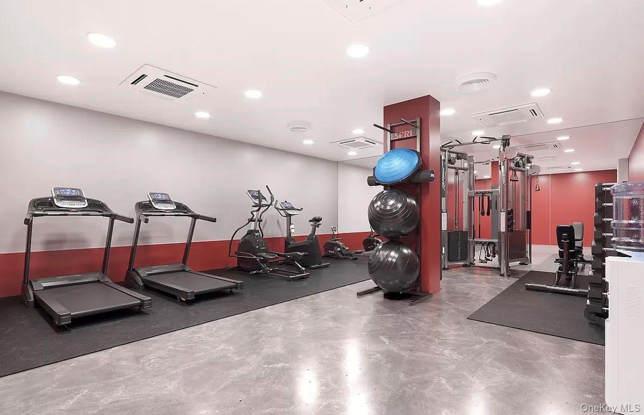 Condo 21st  Queens, NY 11105, MLS-961151-16