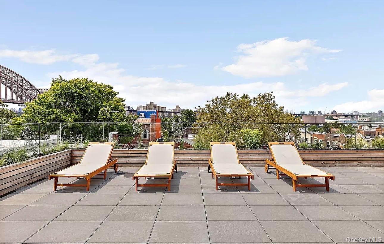 Condo 21st  Queens, NY 11105, MLS-961151-17