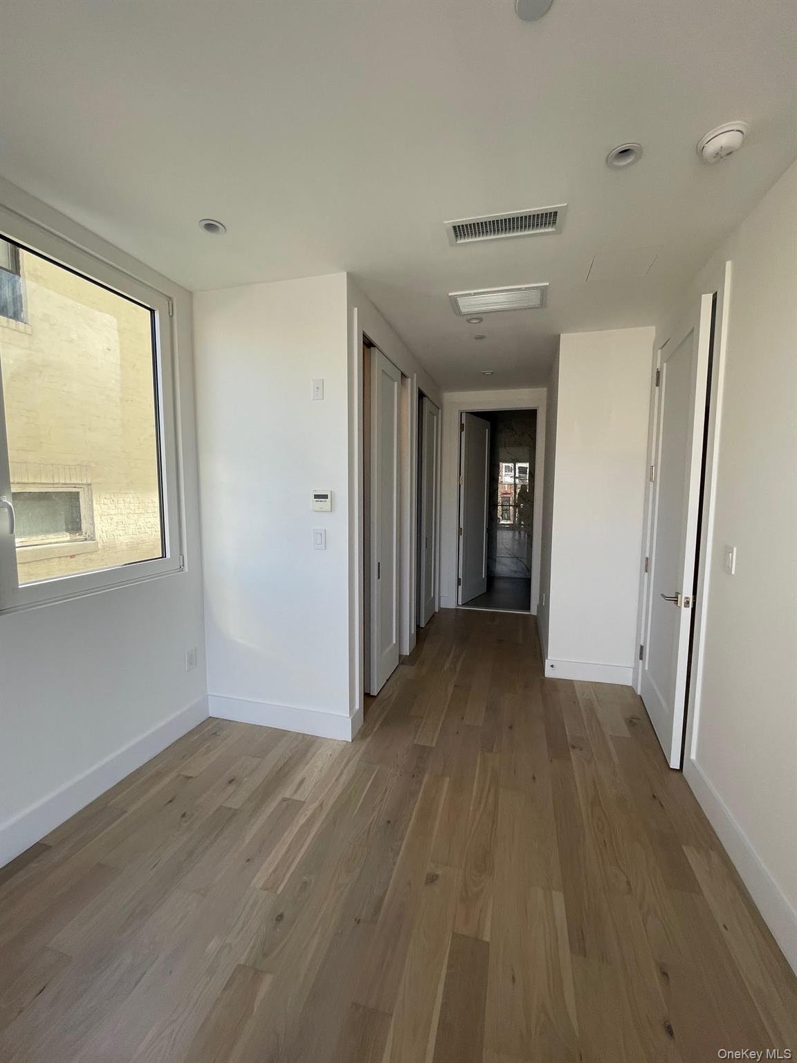 Condo 21st  Queens, NY 11105, MLS-961151-2