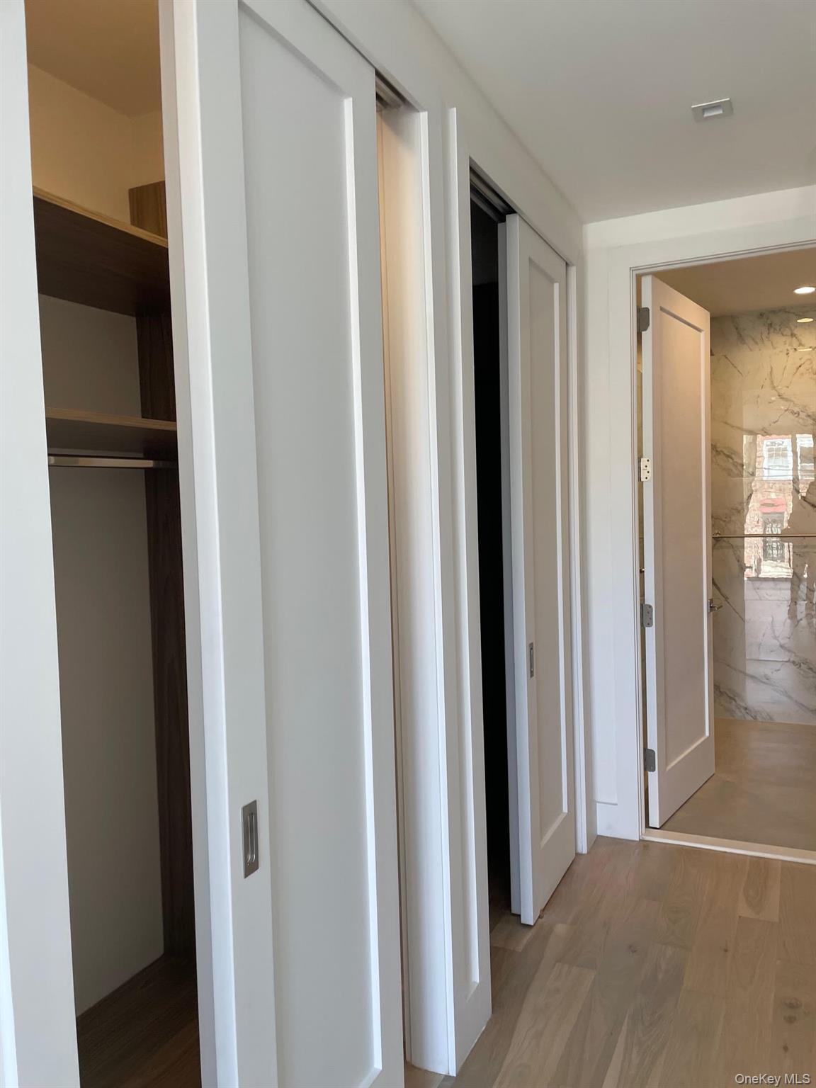 Condo 21st  Queens, NY 11105, MLS-961151-3