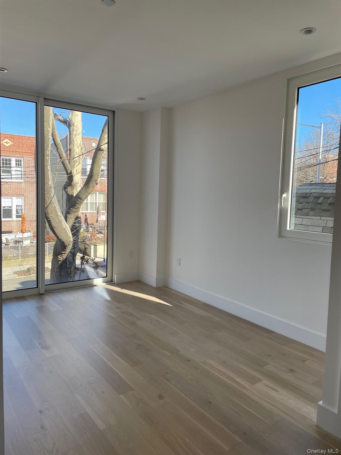 Condo 21st  Queens, NY 11105, MLS-961151-6