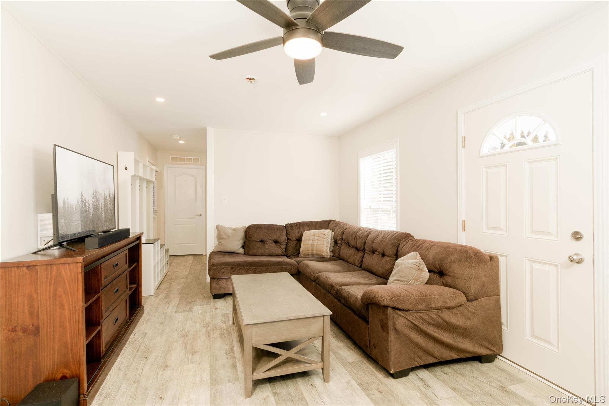 Single Family Main Suffolk County, NY 11751, MLS-961153-10