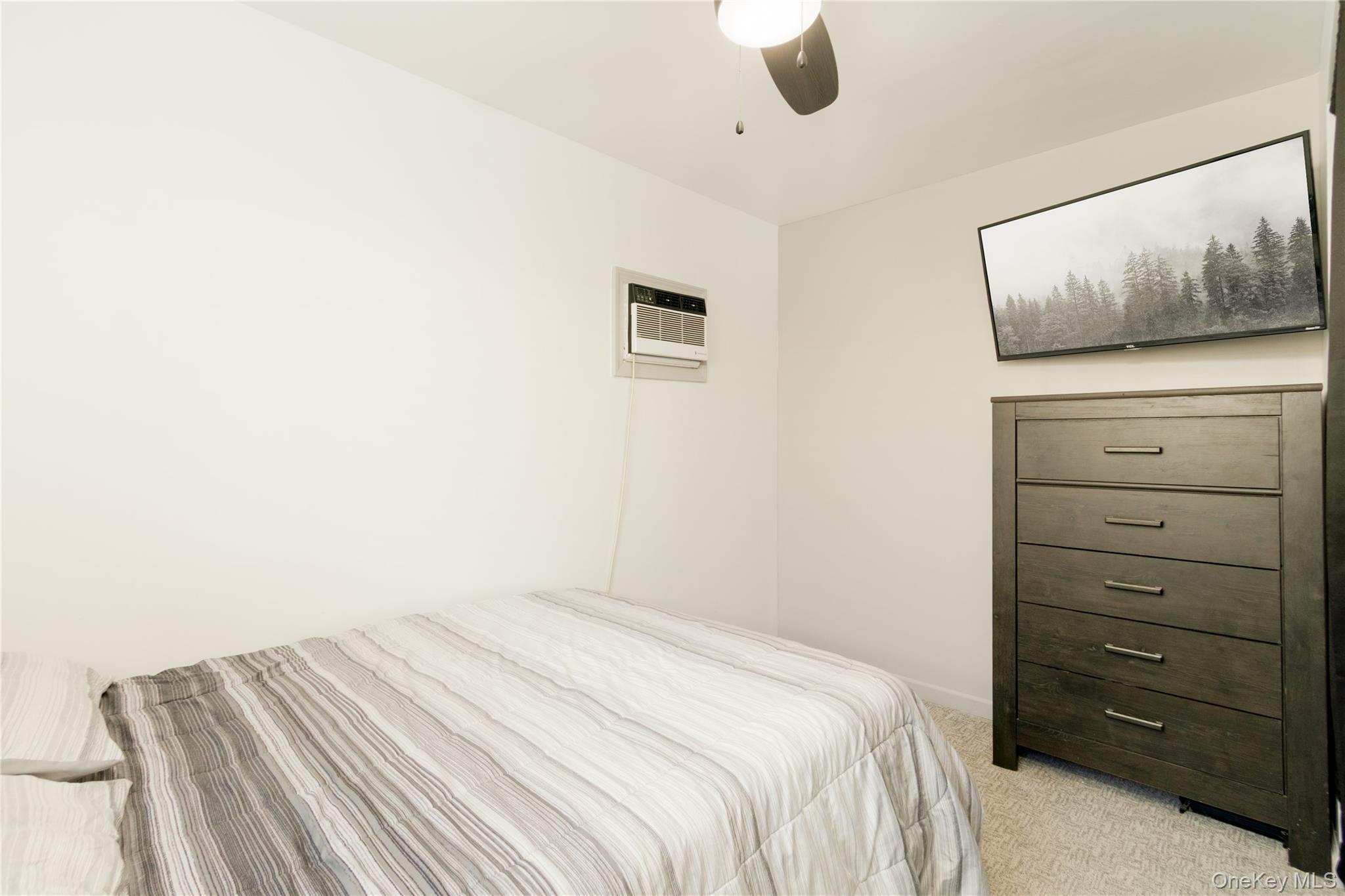 Single Family Main Suffolk County, NY 11751, MLS-961153-5