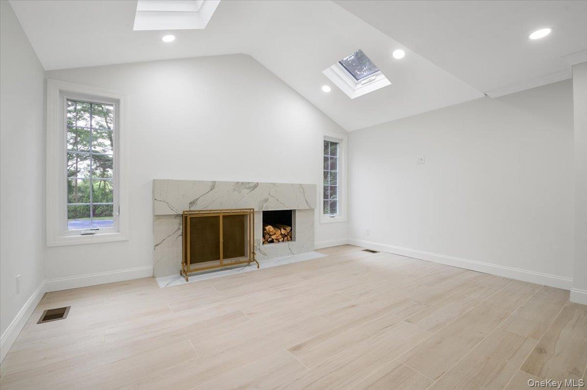 Single Family Peppermill Lane  Suffolk County, NY 11746, MLS-961189-25