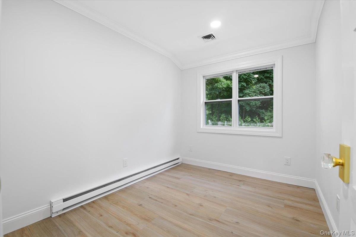 Single Family Peppermill Lane  Suffolk County, NY 11746, MLS-961189-27