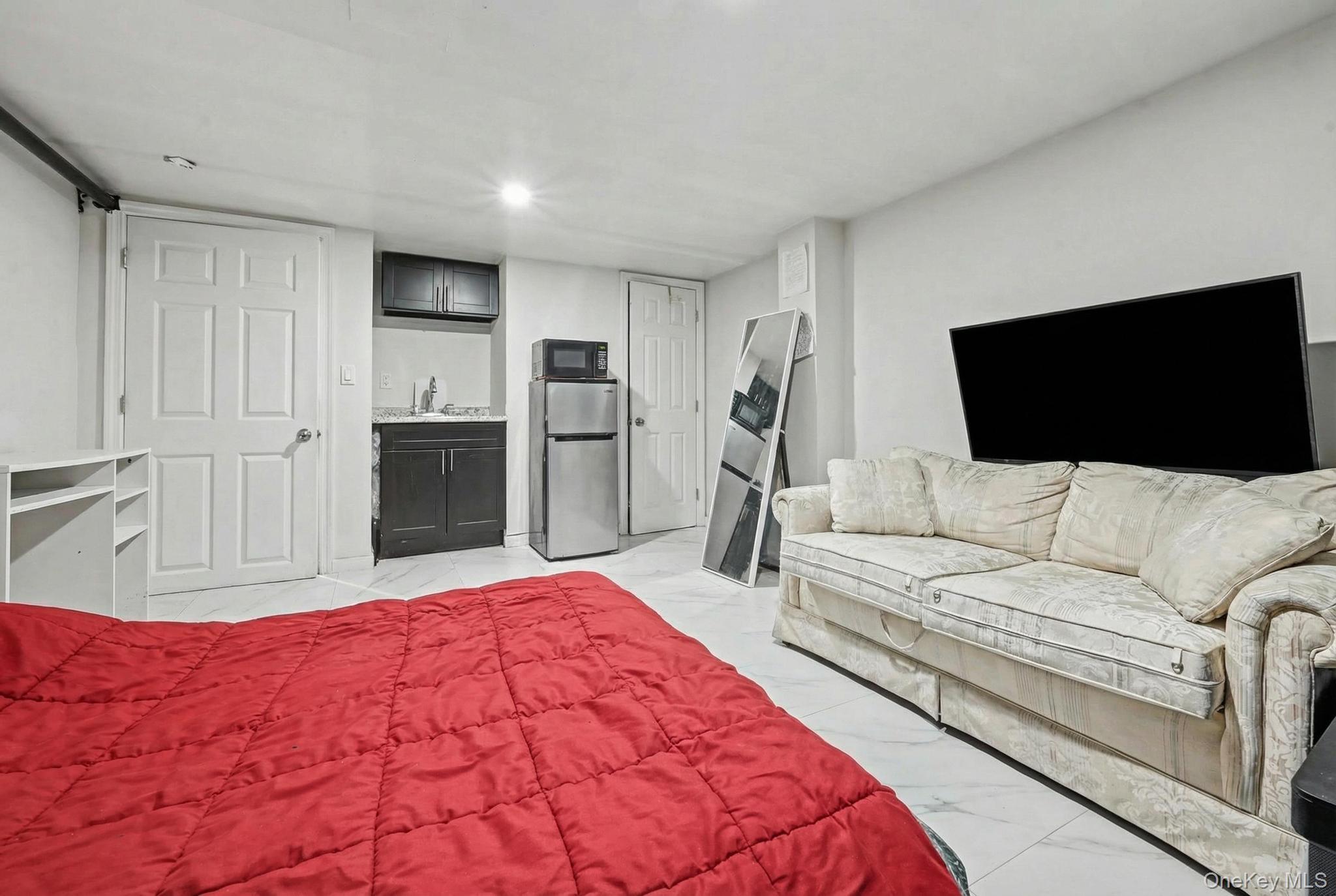 Single Family Little Neck  Queens, NY 11004, MLS-961190-17