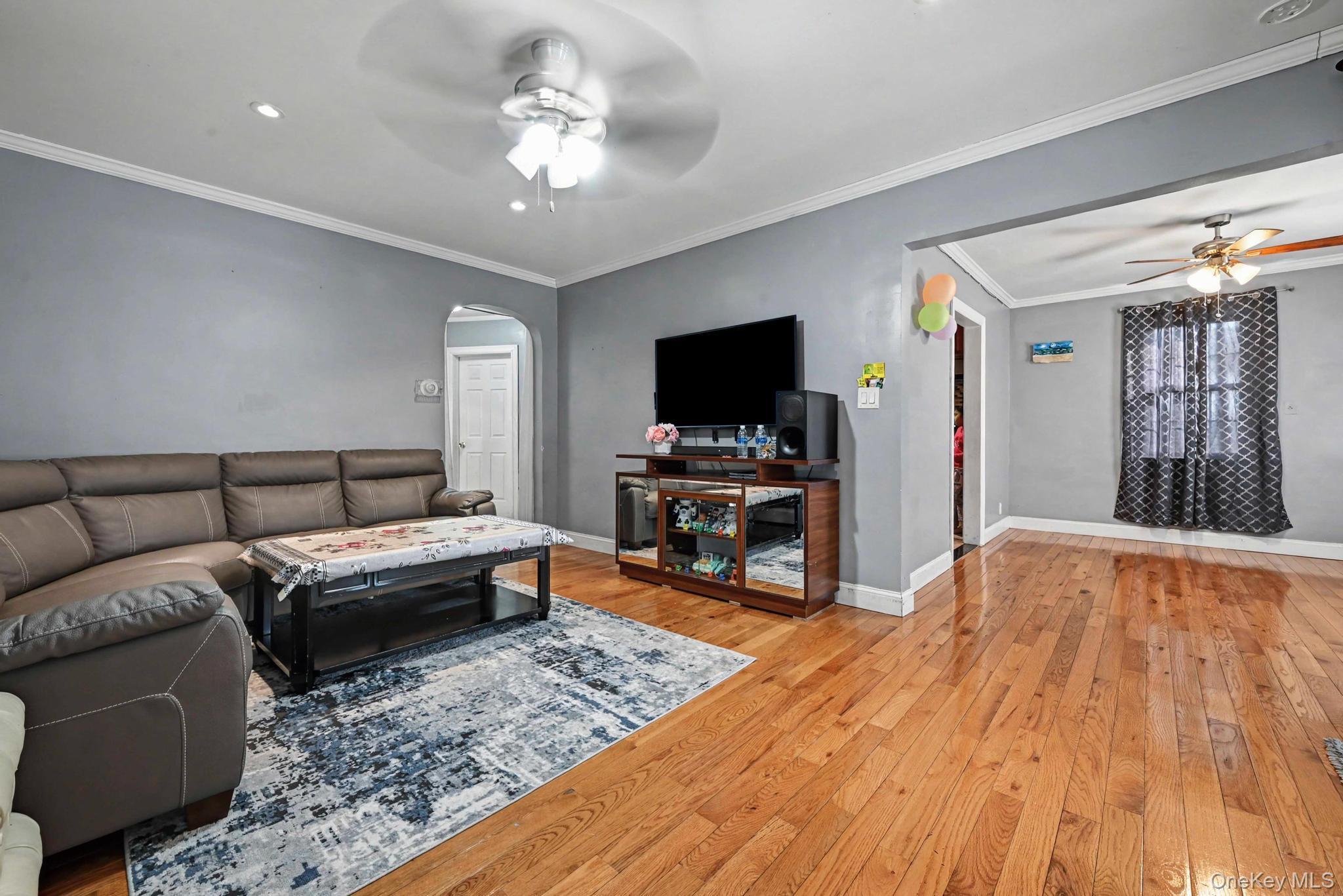 Single Family Little Neck  Queens, NY 11004, MLS-961190-4